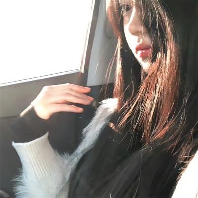 黑衣女孩